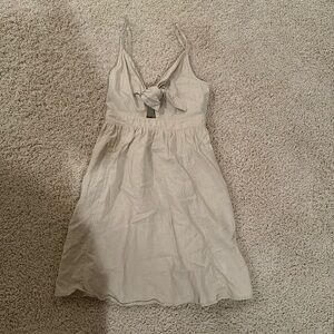 Cute Old navy dress with cutout, never worn